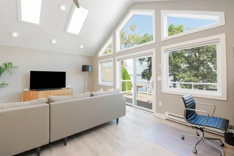 $2,998,000 | 1503 Milwaukee Street, Delafield, WI 53018