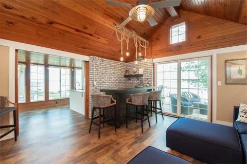 $2,998,000 | 1503 Milwaukee Street, Delafield, WI 53018