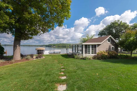 $2,998,000 | 1503 Milwaukee Street, Delafield, WI 53018