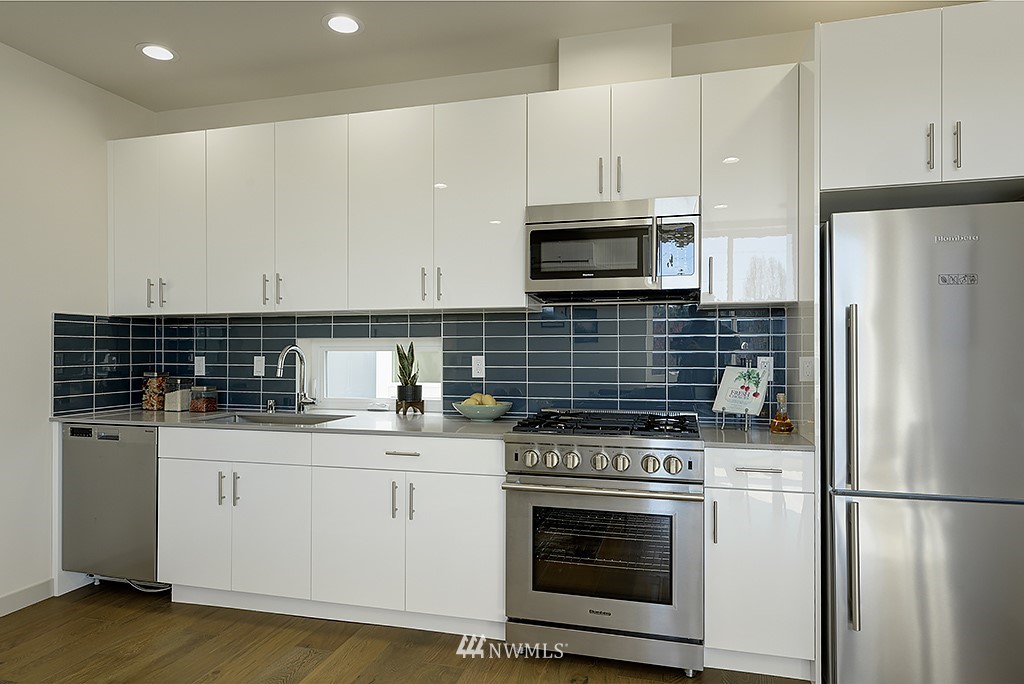 3611 2nd Avenue Northwest Seattle, WA 98107 - Photo 8 of 24