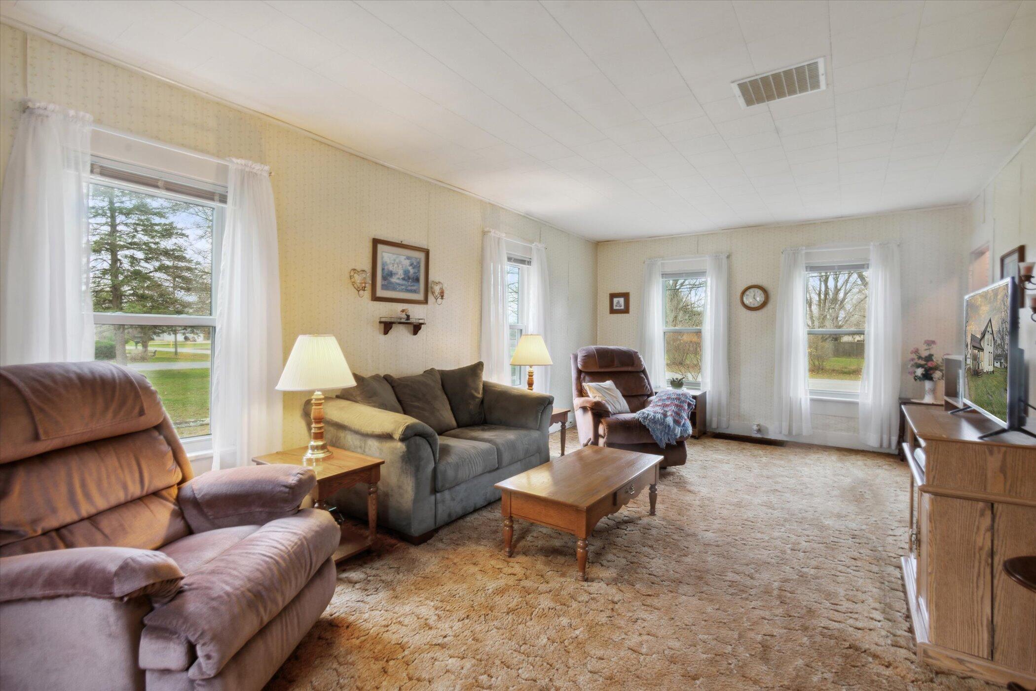 6946 Whites Bridge Road Belding, MI 48809 - Photo 11 of 38 14-6946-Whites-Bridge-Road-Belding-MI-48