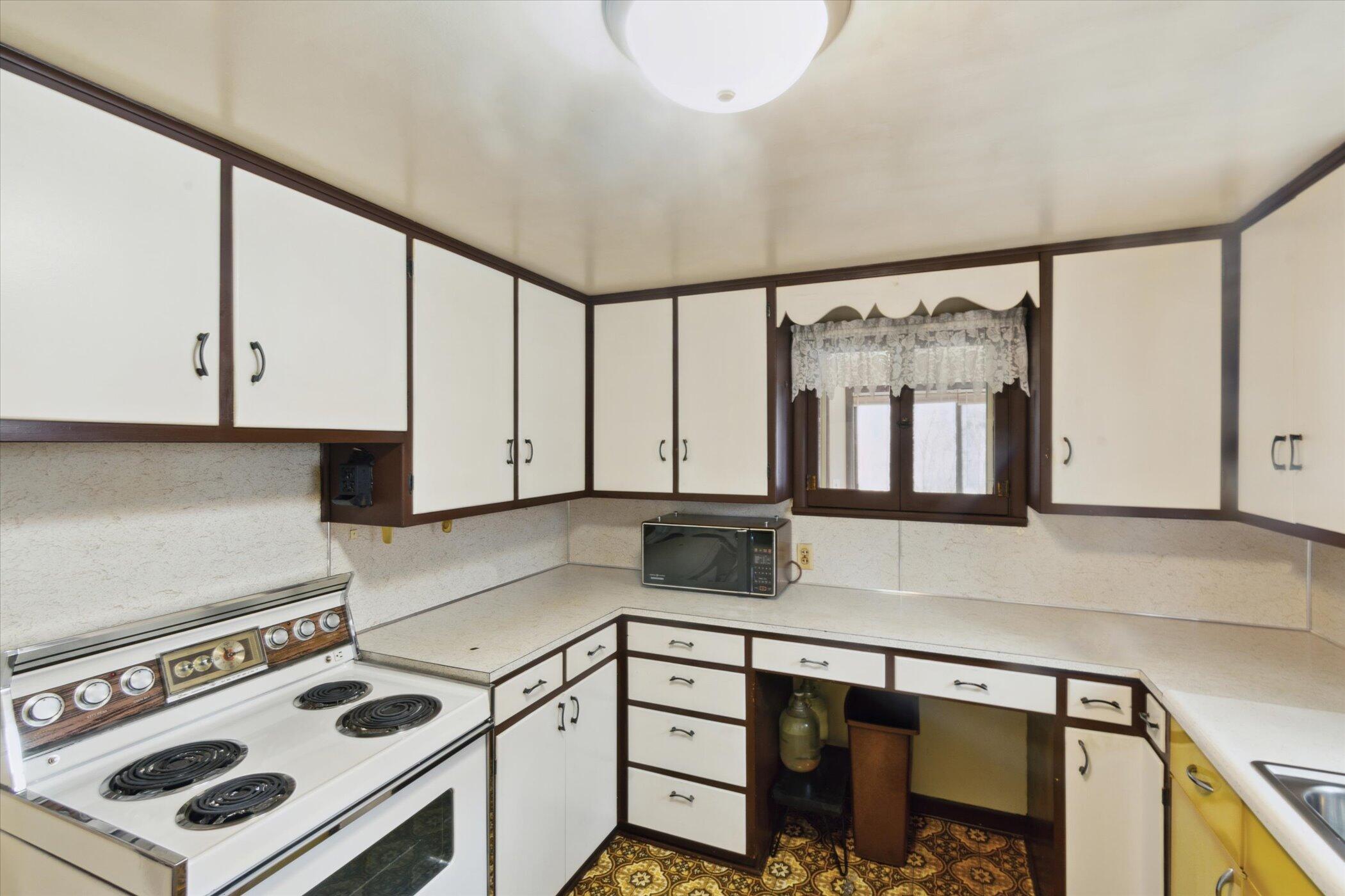 6946 Whites Bridge Road Belding, MI 48809 - Photo 15 of 38 18-6946-Whites-Bridge-Road-Belding-MI-48