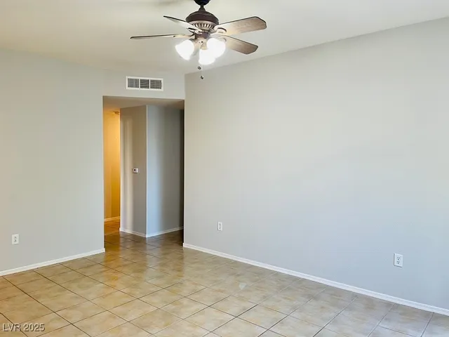 $1,550 | 1050 East Cactus Avenue, Unit 1117, Las Vegas, NV 89183