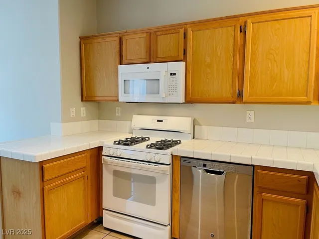 $1,550 | 1050 East Cactus Avenue, Unit 1117, Las Vegas, NV 89183