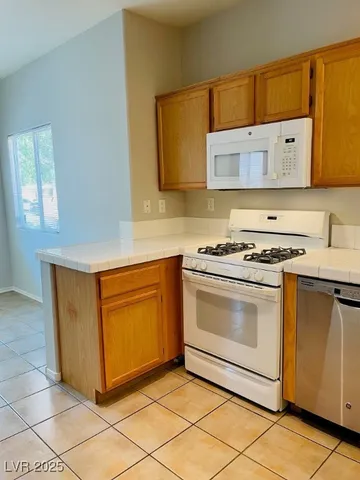 $1,550 | 1050 East Cactus Avenue, Unit 1117, Las Vegas, NV 89183