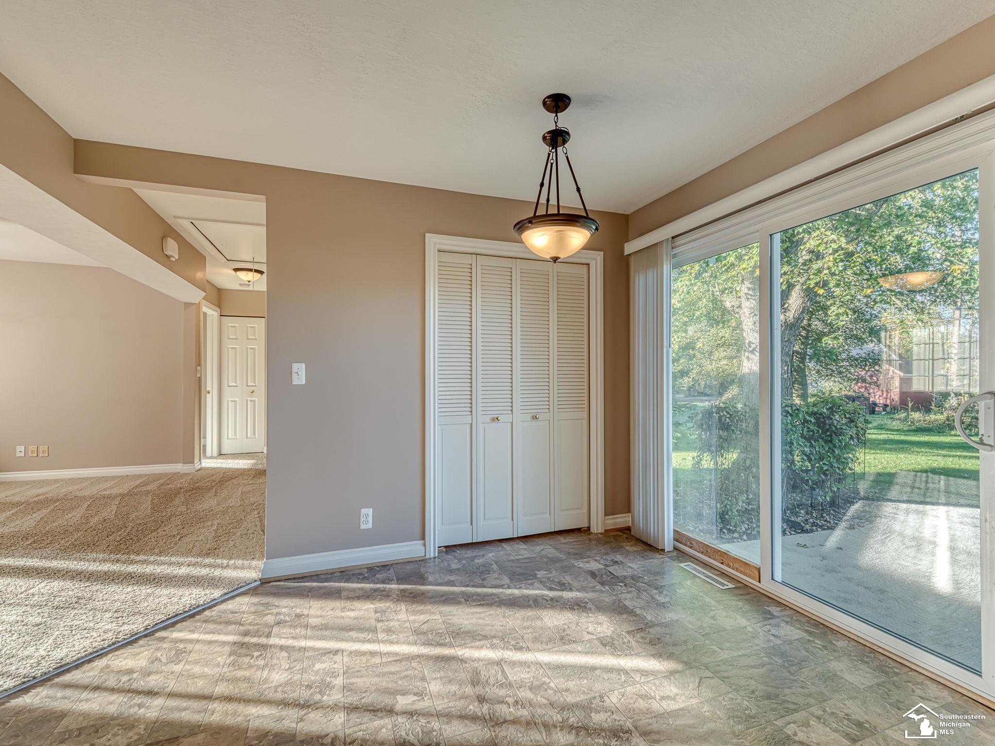 25484 Waltz Road New Boston, MI 48164 - Photo 8 of 26 Gallery Image 8
