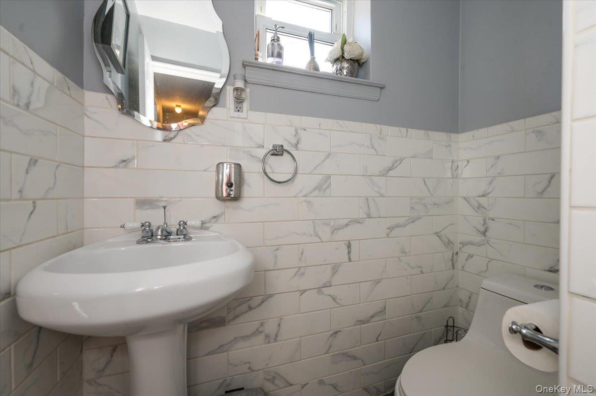 2515 Eastchester Road Bronx, NY 10469 - Photo 12 of 22