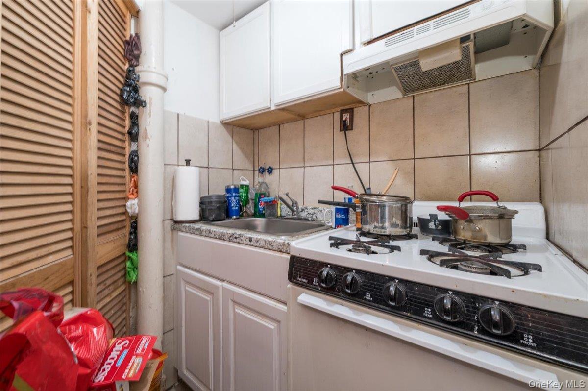 2515 Eastchester Road Bronx, NY 10469 - Photo 14 of 22