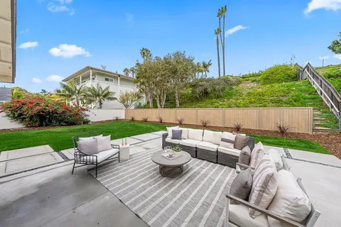 $2,195,000 | 4860 Park Drive, Carlsbad, CA 92008