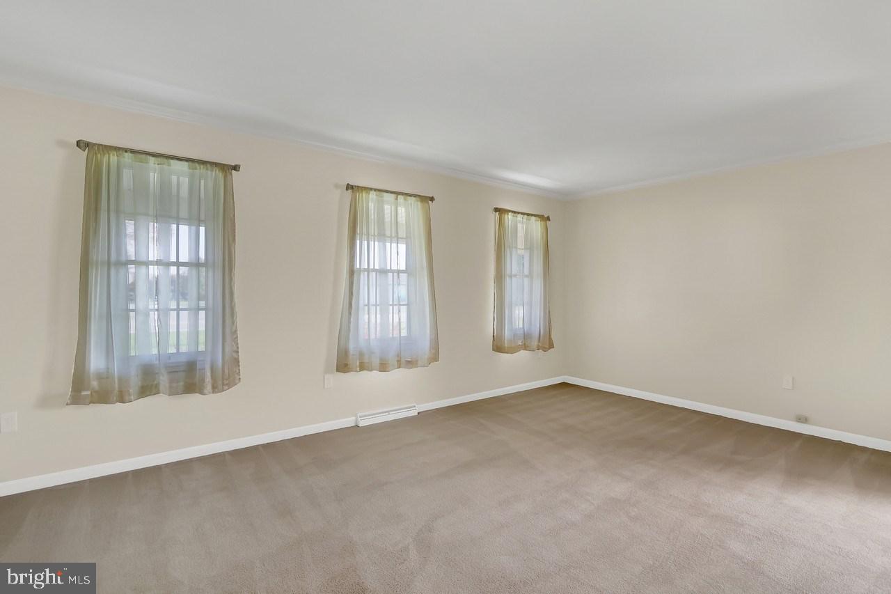 4140 Board Road Manchester, PA 17345 - Photo 6 of 25 Gallery Image 6