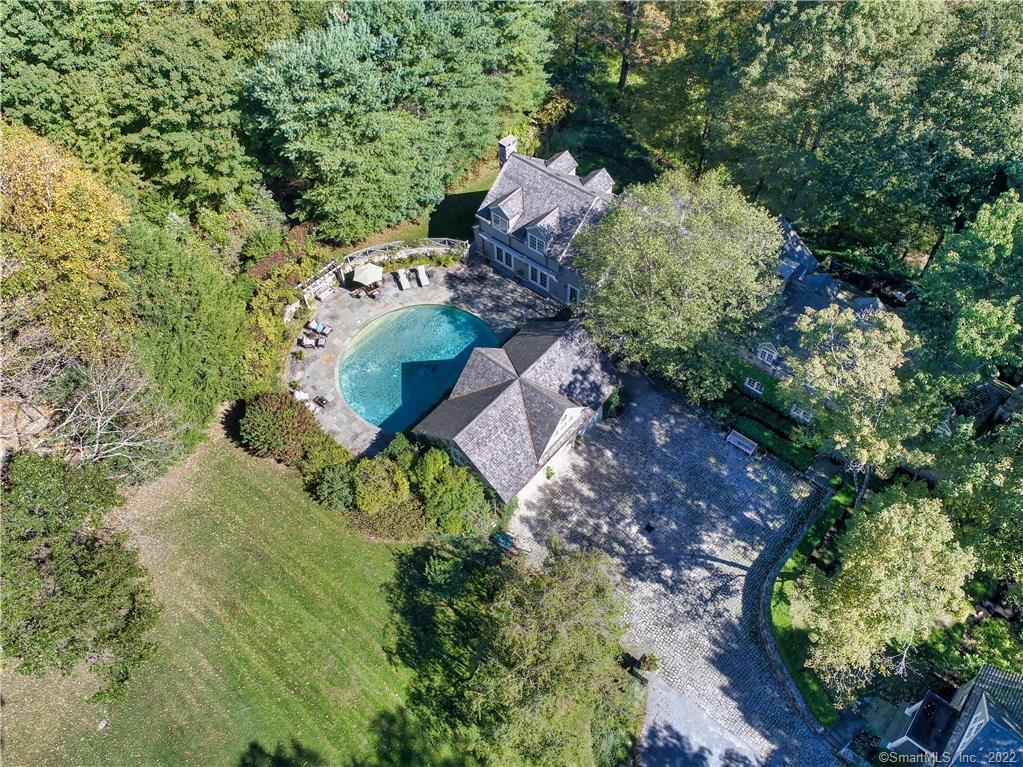 Aerial view of courtyard and pool at 358 Nod Hill ....