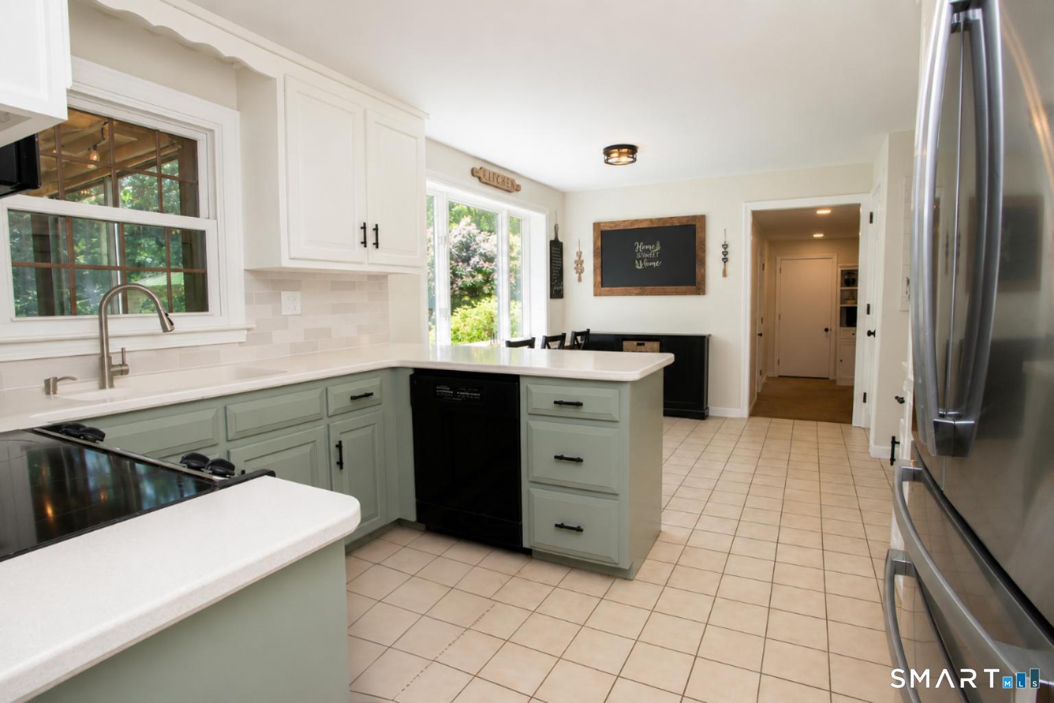48 Quorn Hunt Road Simsbury, CT 06092 - Photo 8 of 38