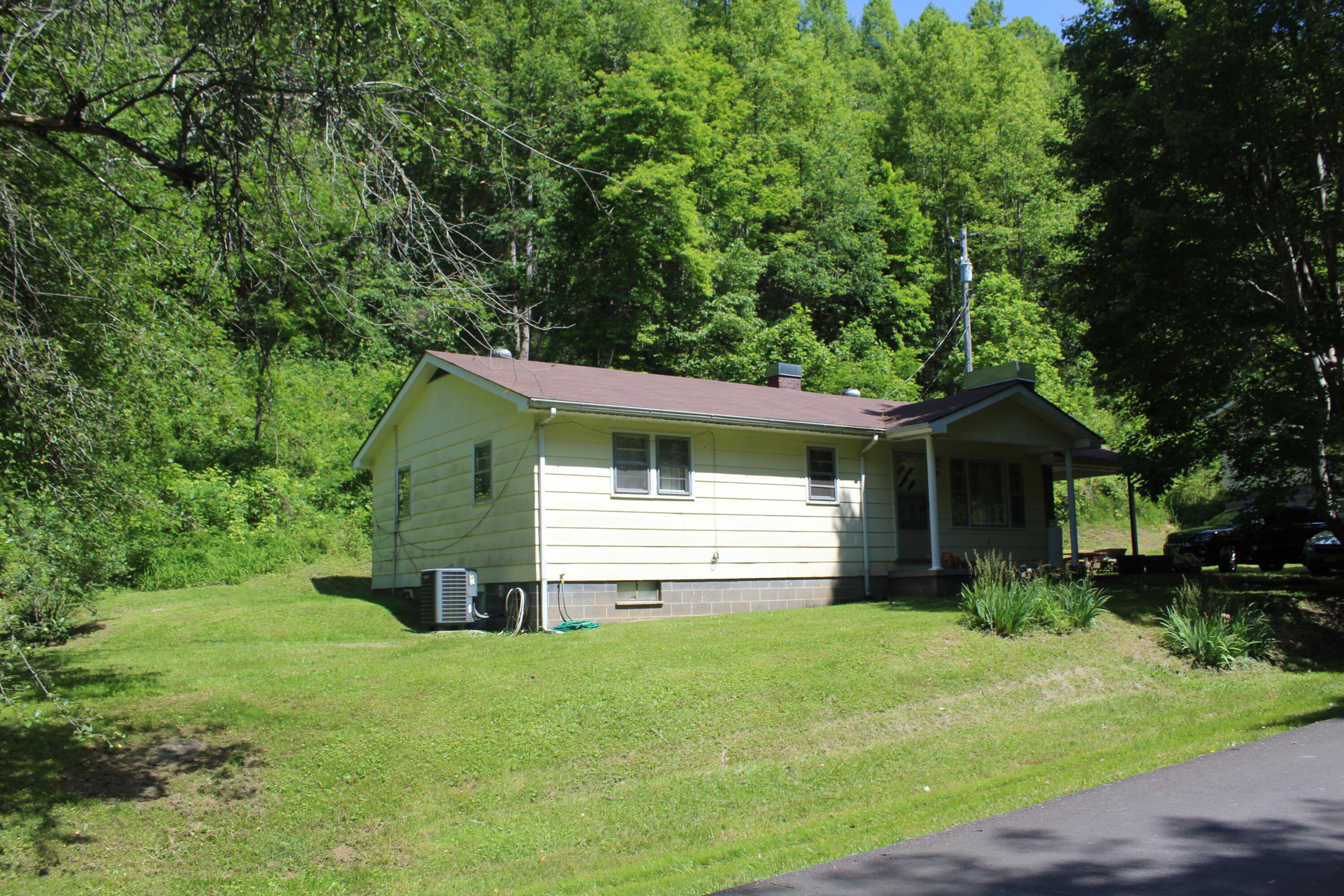 3532 Left Poor Valley Road Jonesville, VA 24263 - Photo 3 of 46 IMG_2829