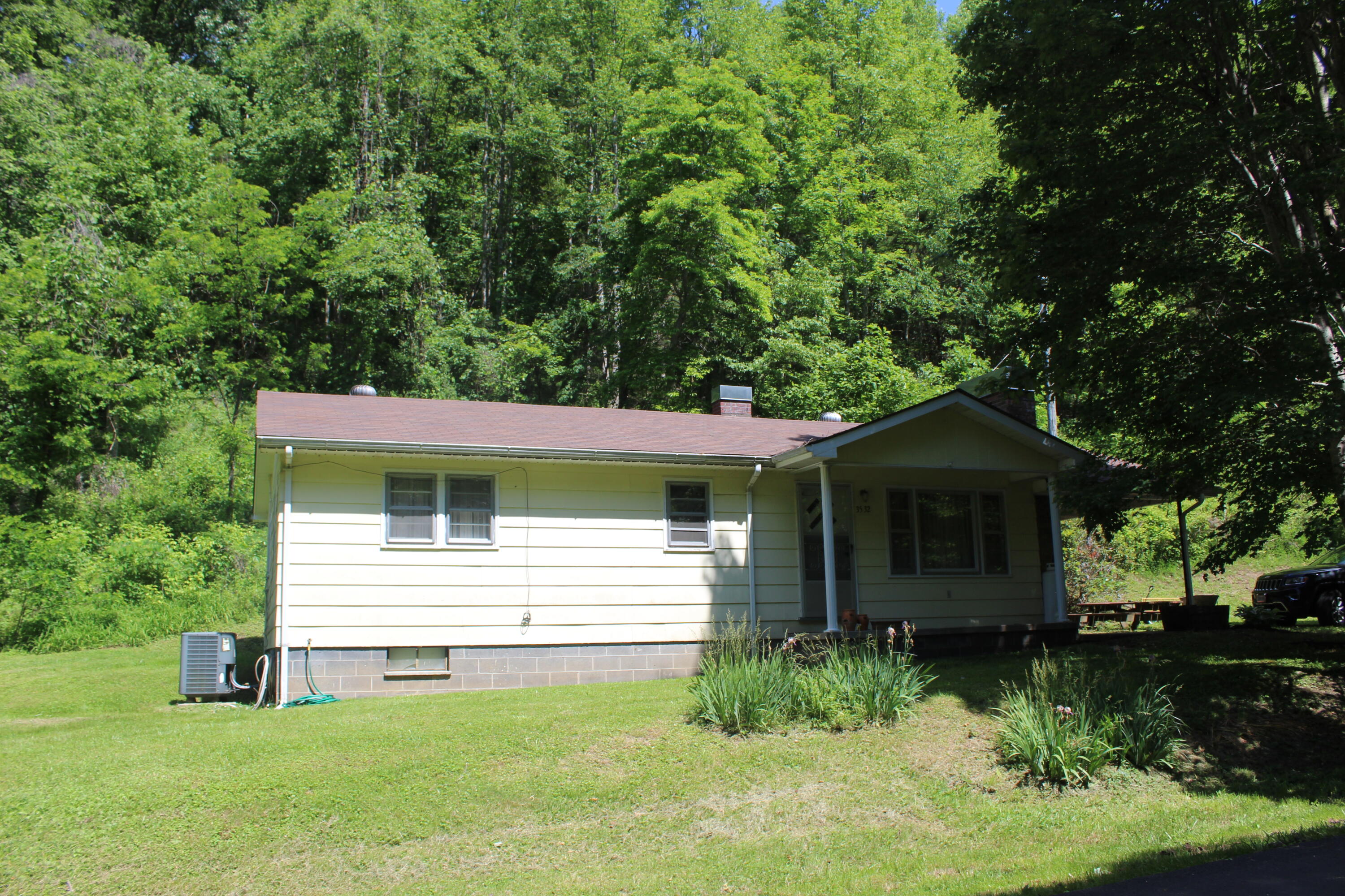 3532 Left Poor Valley Road Jonesville, VA 24263 - Photo 4 of 46 IMG_2826