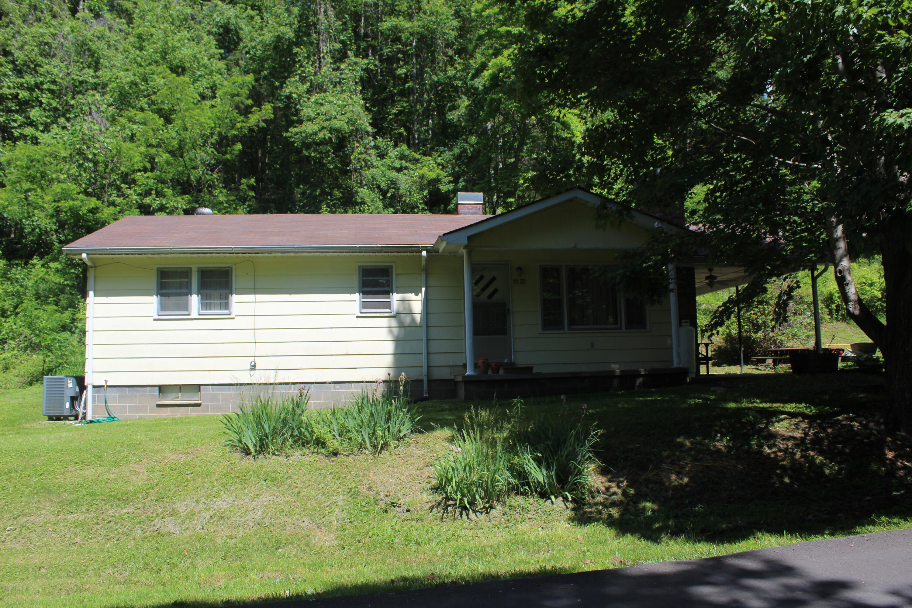 3532 Left Poor Valley Road Jonesville, VA 24263 - Photo 6 of 46 IMG_2825