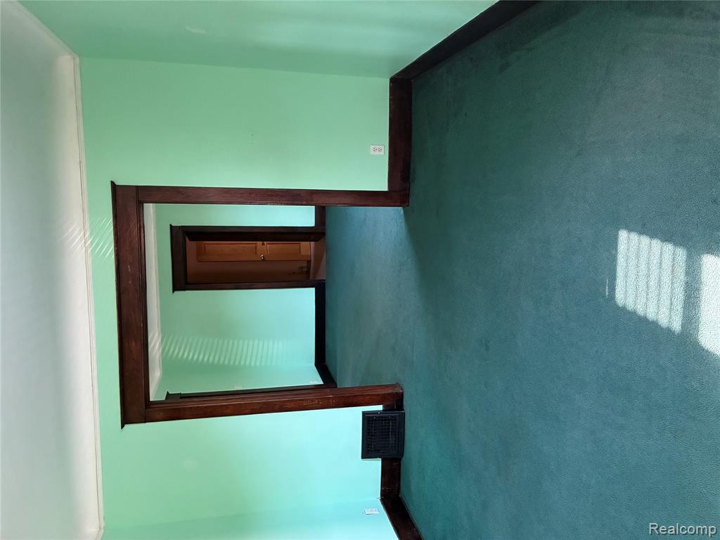 1214 Root Street Flint, MI 48503 - Photo 8 of 34