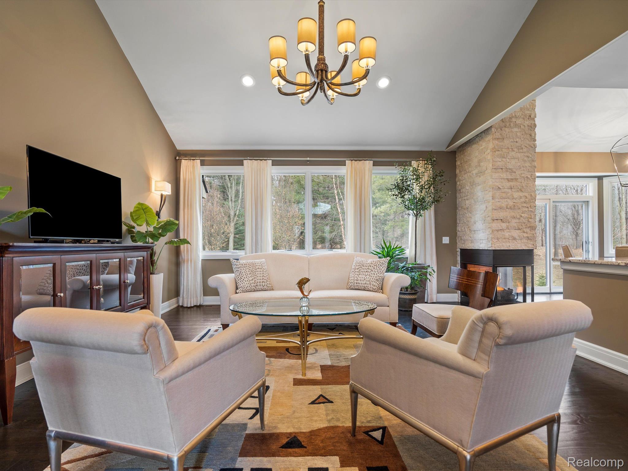 1199 Bloomer Road Rochester, MI 48307 - Photo 12 of 35 Gallery Image 12