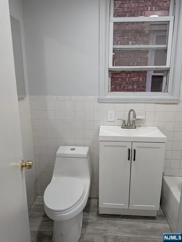 $2,250 | 89 West Englewood Avenue, Unit 1, Englewood, NJ 07631