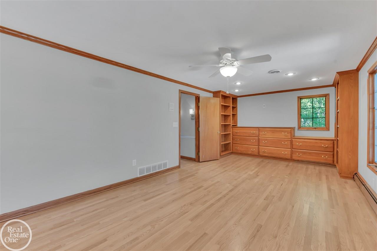 747 Ballantyne Road Grosse Pointe Shores, MI 48236 - Photo 21 of 46