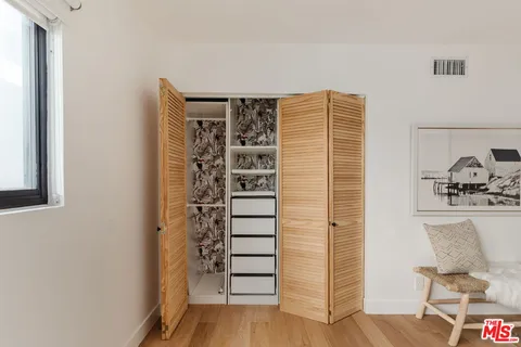 $720,000 | 1943 12th, Unit 2, Santa Monica, CA 90404