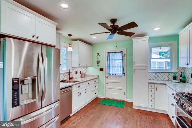 NEW KITCHEN-A 35K REMODEL JUST COMPLETED LAST YEAR