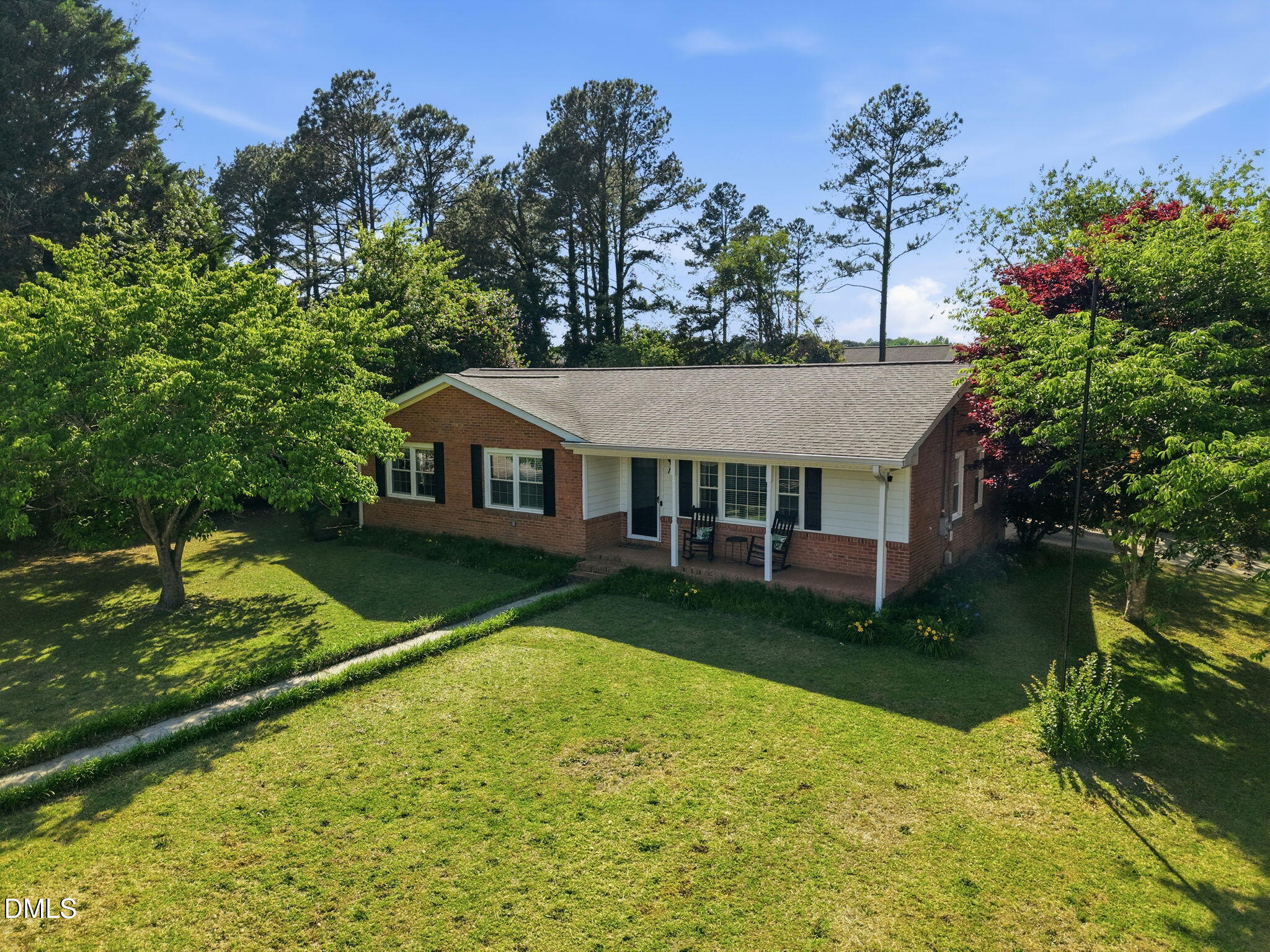 111 Martin Street Dunn, NC 28334 - Photo 4 of 40
