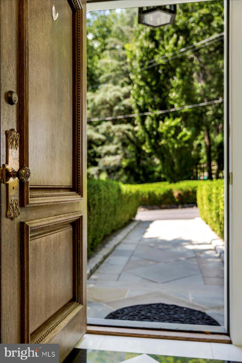 1229 Eagle Road Newtown, PA 18940 - Photo 4 of 53 Gallery Image 4