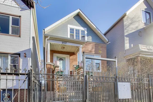$1,100,000 | 2527 North Ashland Avenue, Chicago, IL 60614