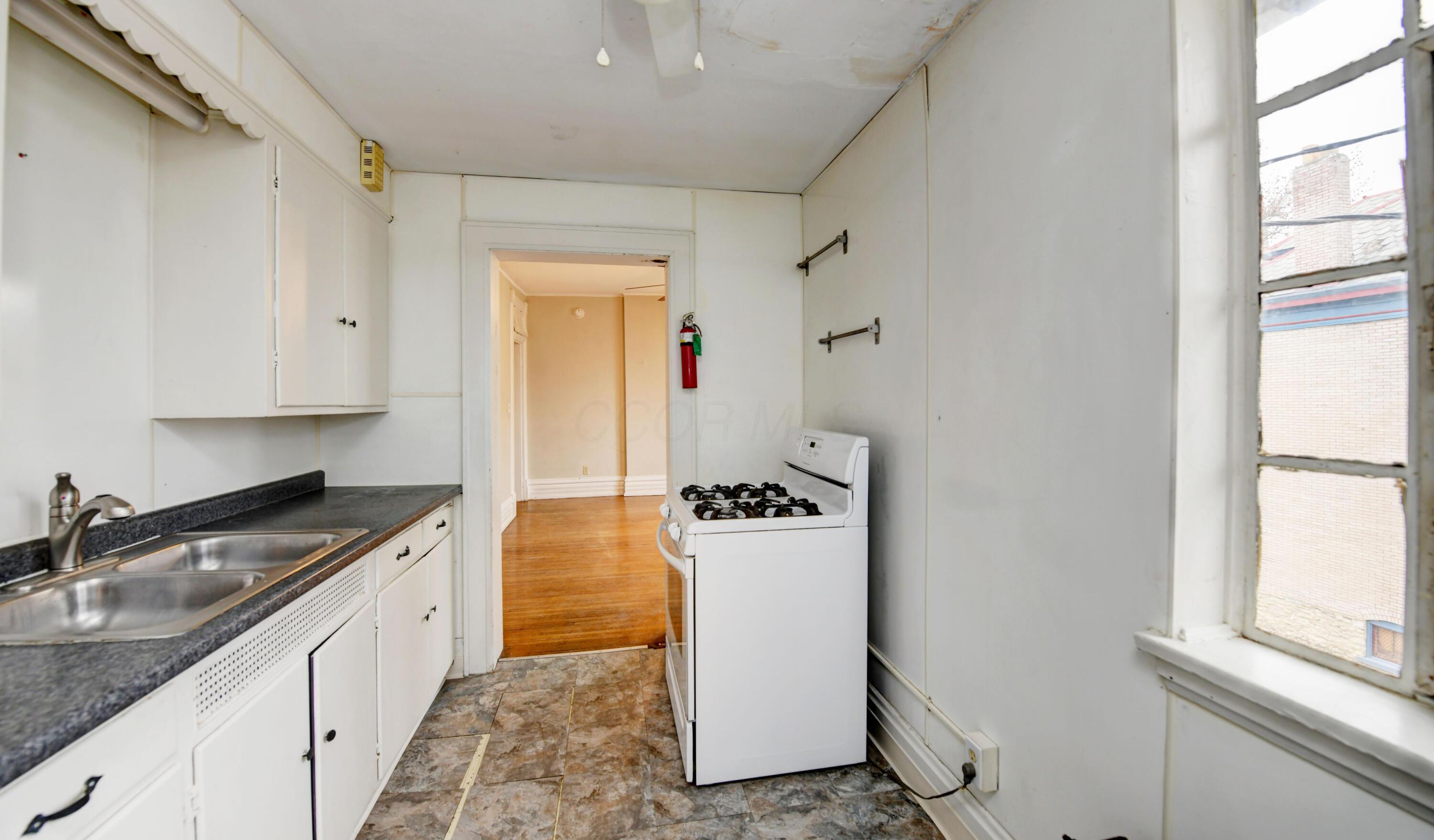 1422 Bryden Road Columbus, OH 43205 - Photo 37 of 63 Second Floor Unit- Kitchen (4)