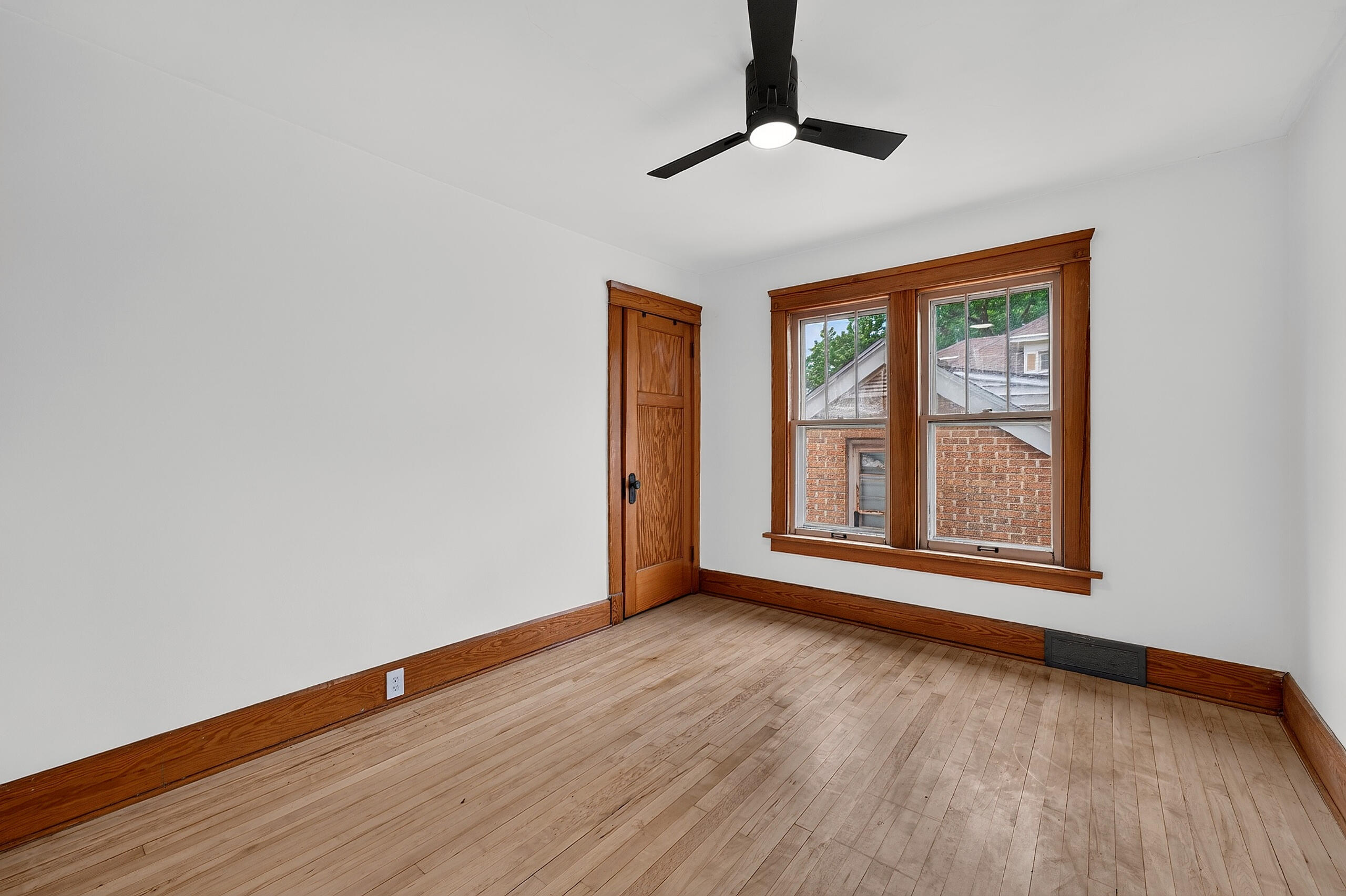 3316 Wright Avenue Racine, WI 53405 - Photo 27 of 34 DH100321