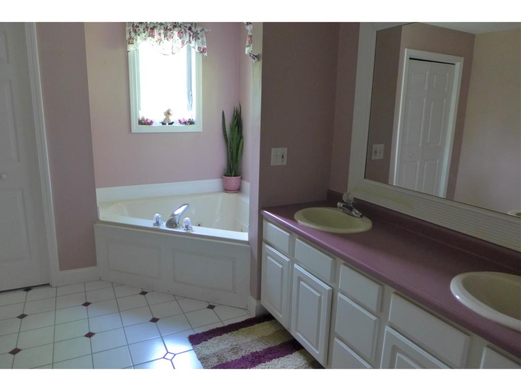 125 Highcrest Road Manchester, NH 03104 - Photo 22 of 40 Gallery Image 22