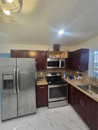 $2,350 | 6231 Northeast 1st Avenue, Unit 2, Miami, FL 33138