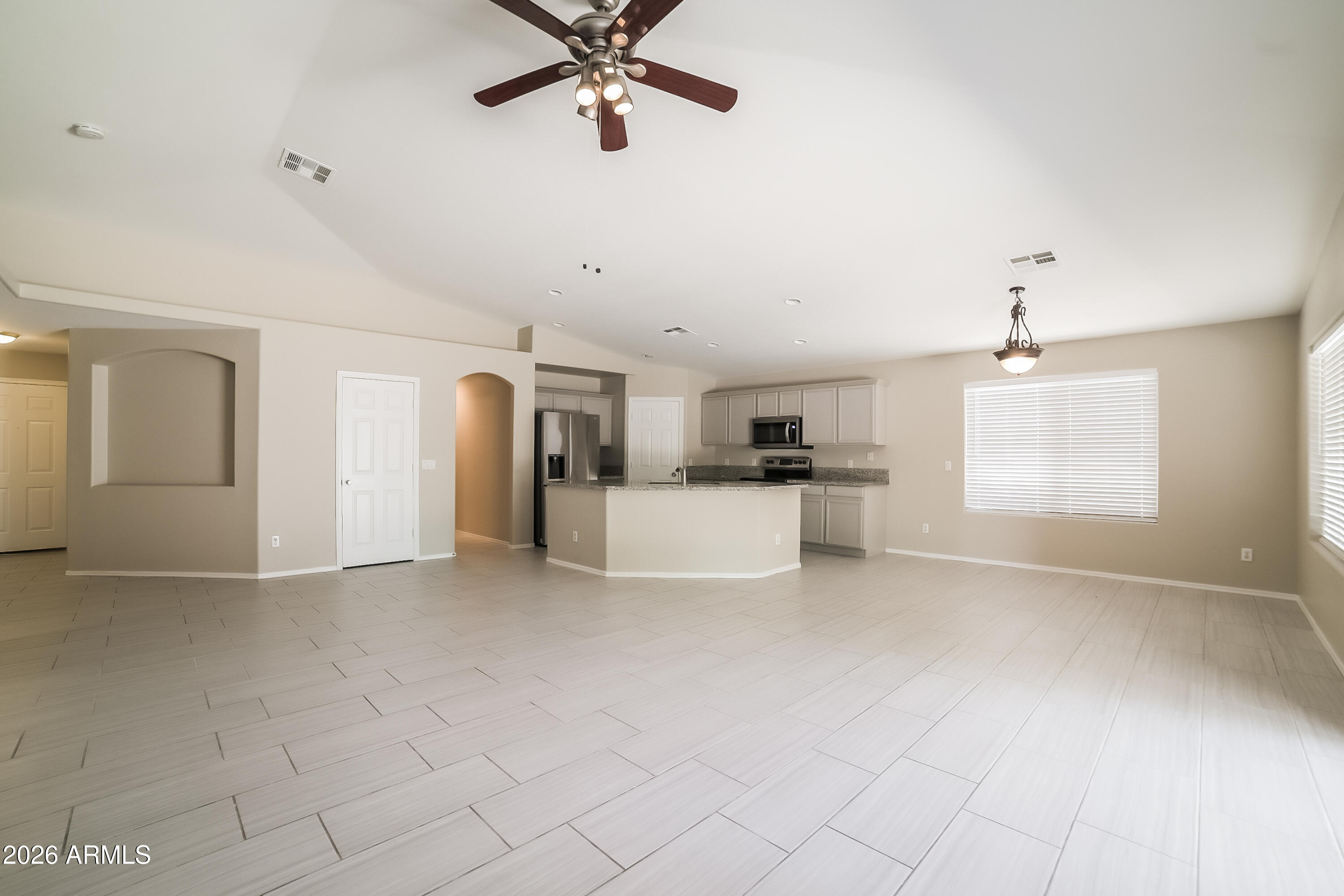 2539 West Maldonado Road Phoenix, AZ 85041 - Photo 3 of 15 1006100.2539 W MALDONADO RD - Living Roo