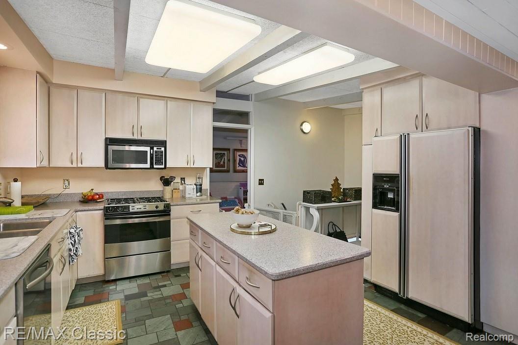 36150 Paddleford Road Farmington, MI 48331 - Photo 12 of 34 Paddleford16a.jpeg