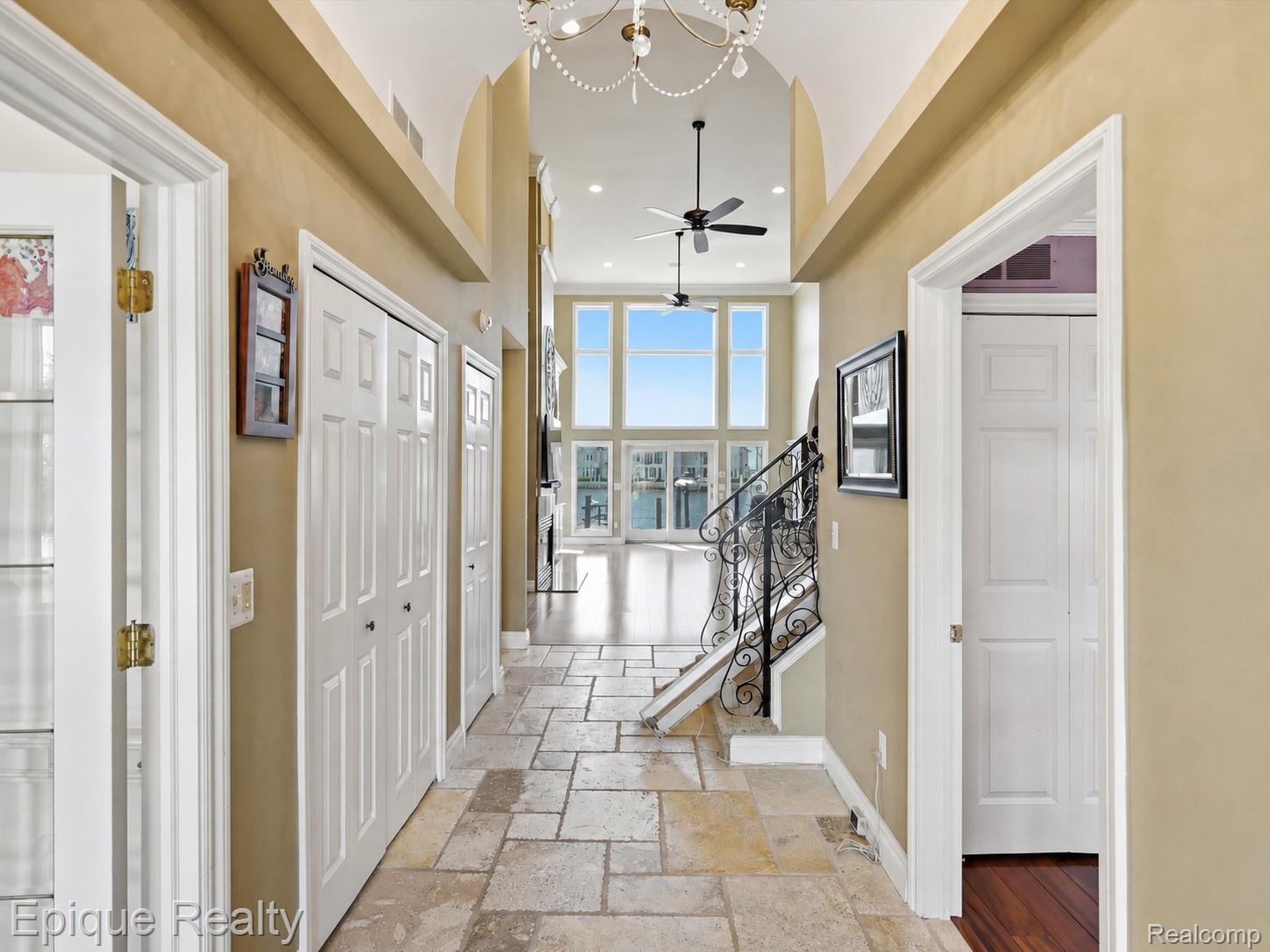 33124 North River Road Harrison Township, MI 48045 - Photo 6 of 77 n river foyer pic.jpg