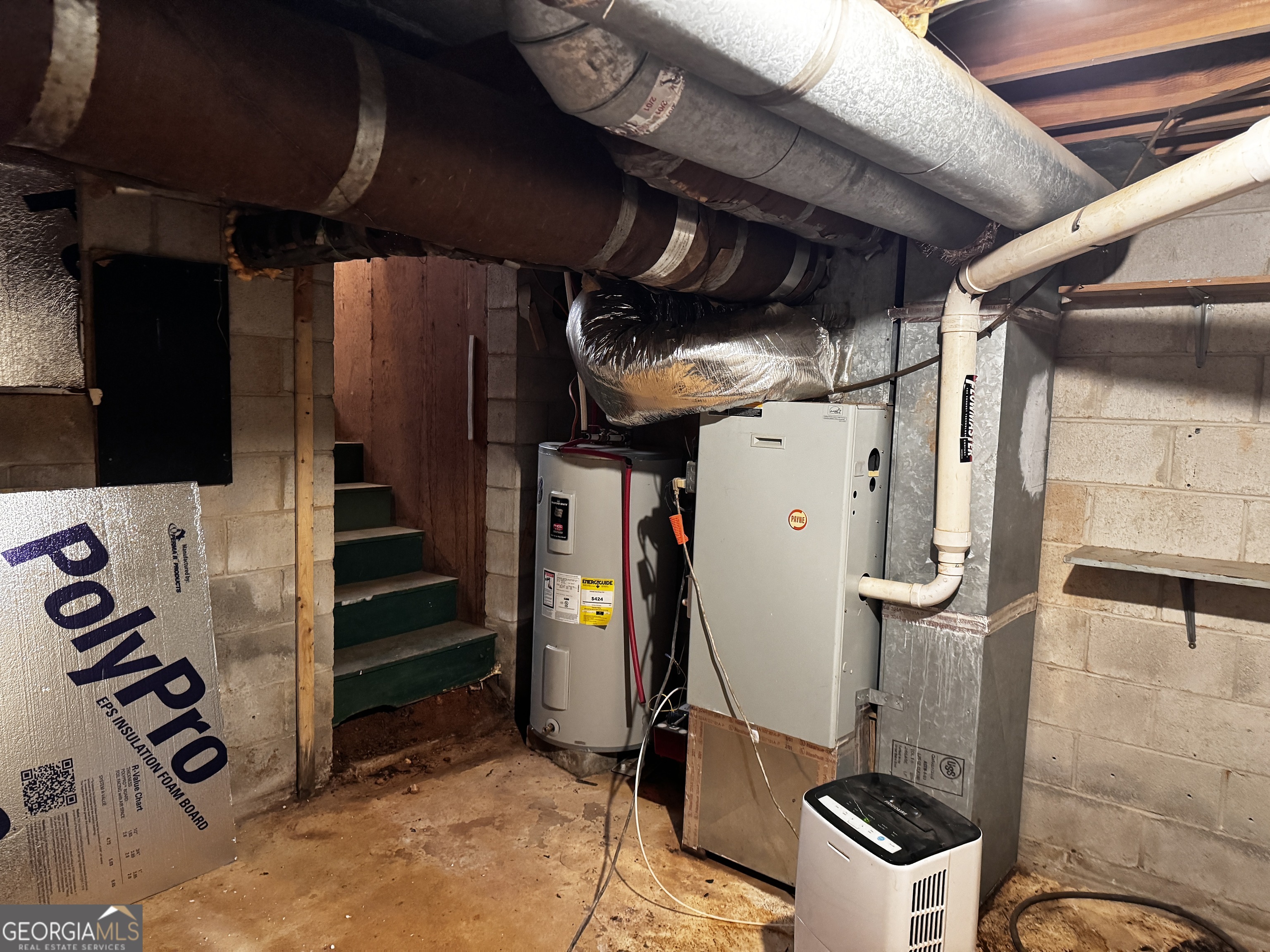 22 Ilene Drive Cleveland, GA 30528 - Photo 45 of 53 a view of walk in closet