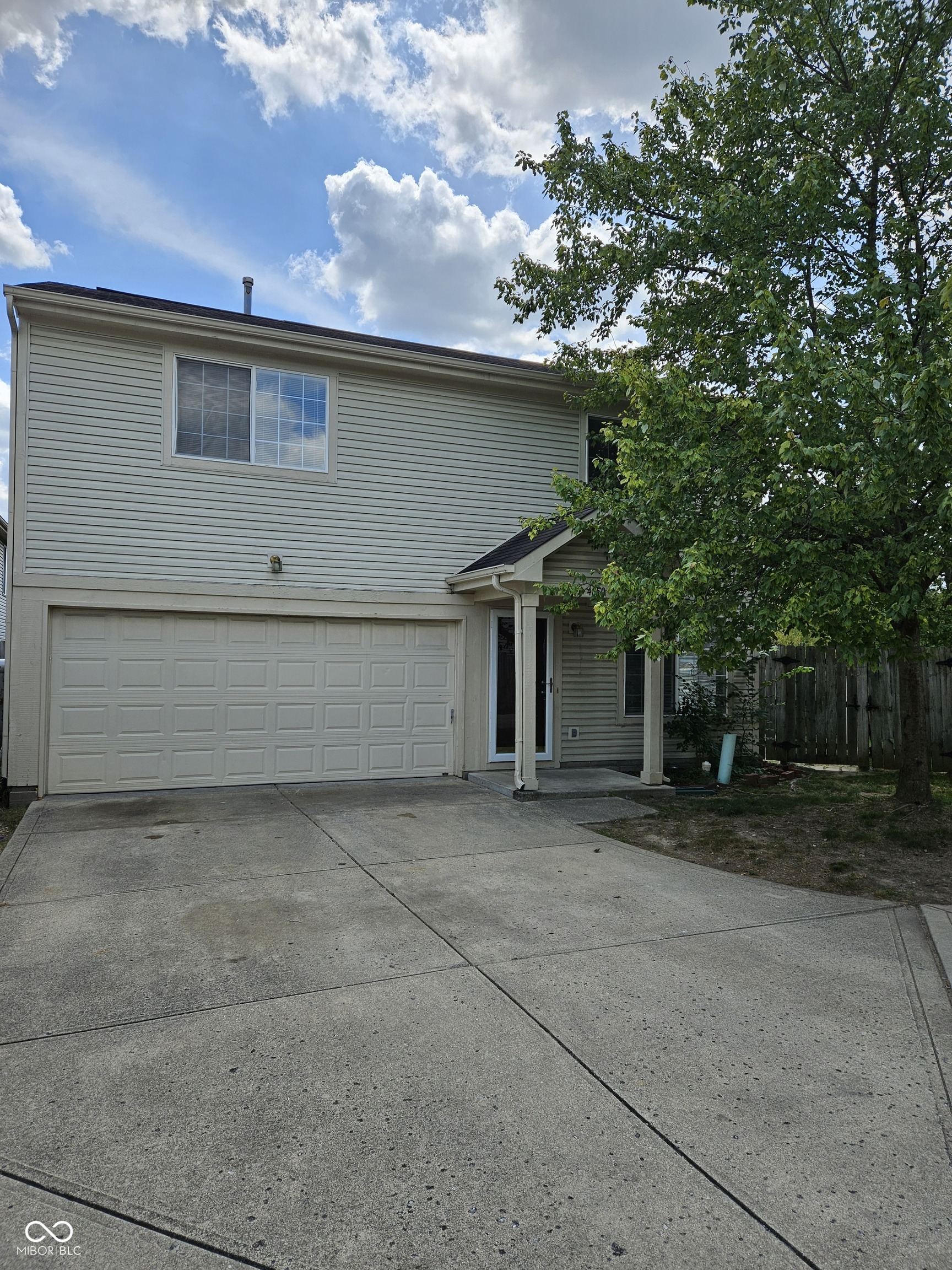 4650 Falcon Run Way Indianapolis, IN 46254 - Photo 2 of 25