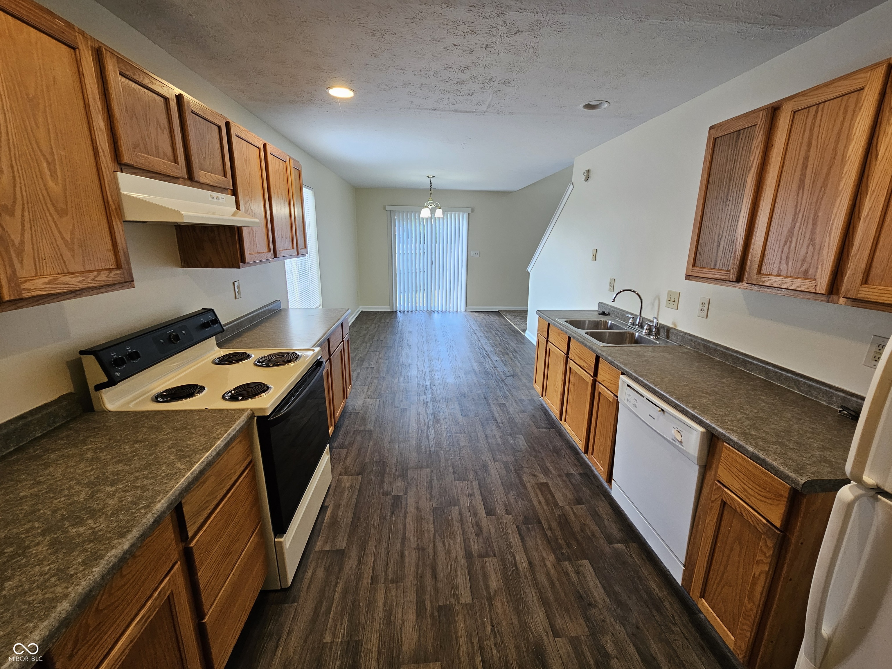 4650 Falcon Run Way Indianapolis, IN 46254 - Photo 8 of 25