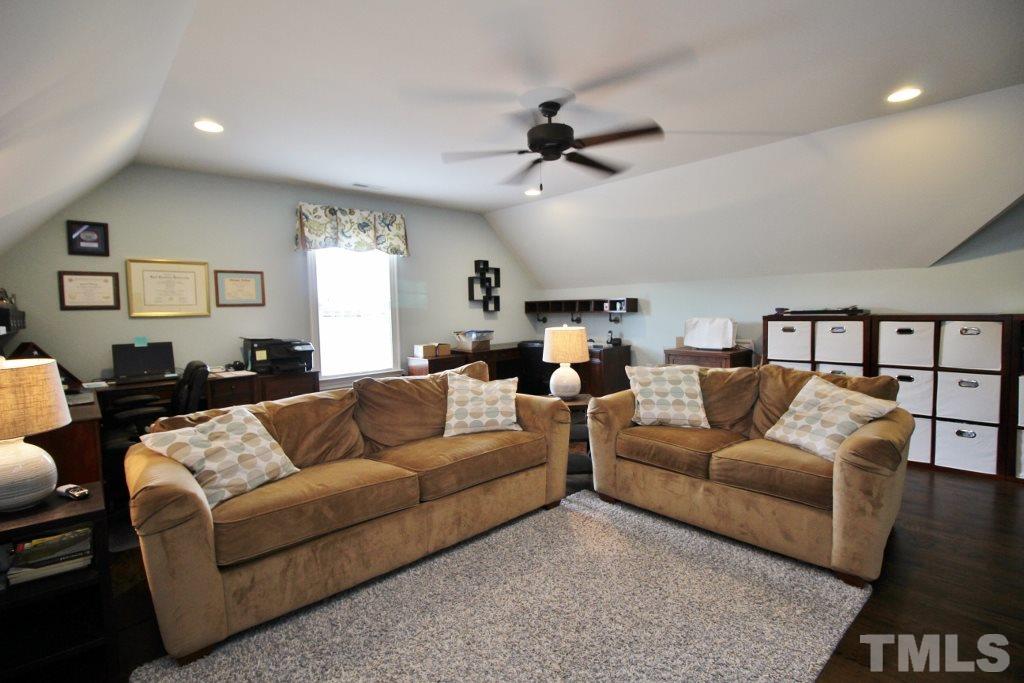 5820 Farmstead Road Bailey, NC 27807 - Photo 24 of 25 a living room with furniture