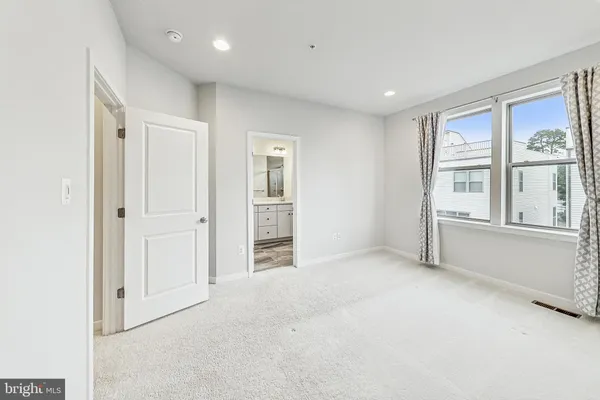 $785,000 | 5038 Oakmoore Drive, Rockville, MD 20852