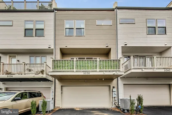 $785,000 | 5038 Oakmoore Drive, Rockville, MD 20852