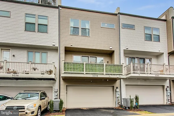 $785,000 | 5038 Oakmoore Drive, Rockville, MD 20852