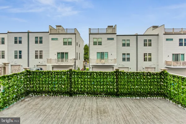 $785,000 | 5038 Oakmoore Drive, Rockville, MD 20852