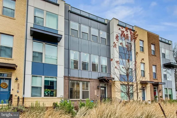 $785,000 | 5038 Oakmoore Drive, Rockville, MD 20852