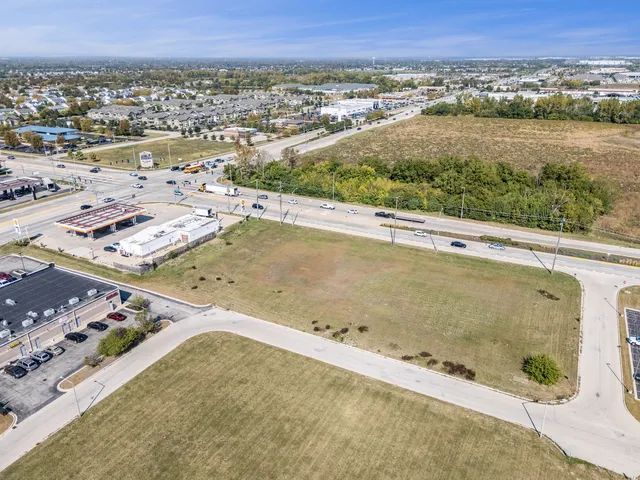 $799,999 | 20711 West Renwick Road, Crest Hill, IL 60403