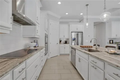 $995,000 | 1511 Mockingbird Drive, Naples, FL 34120