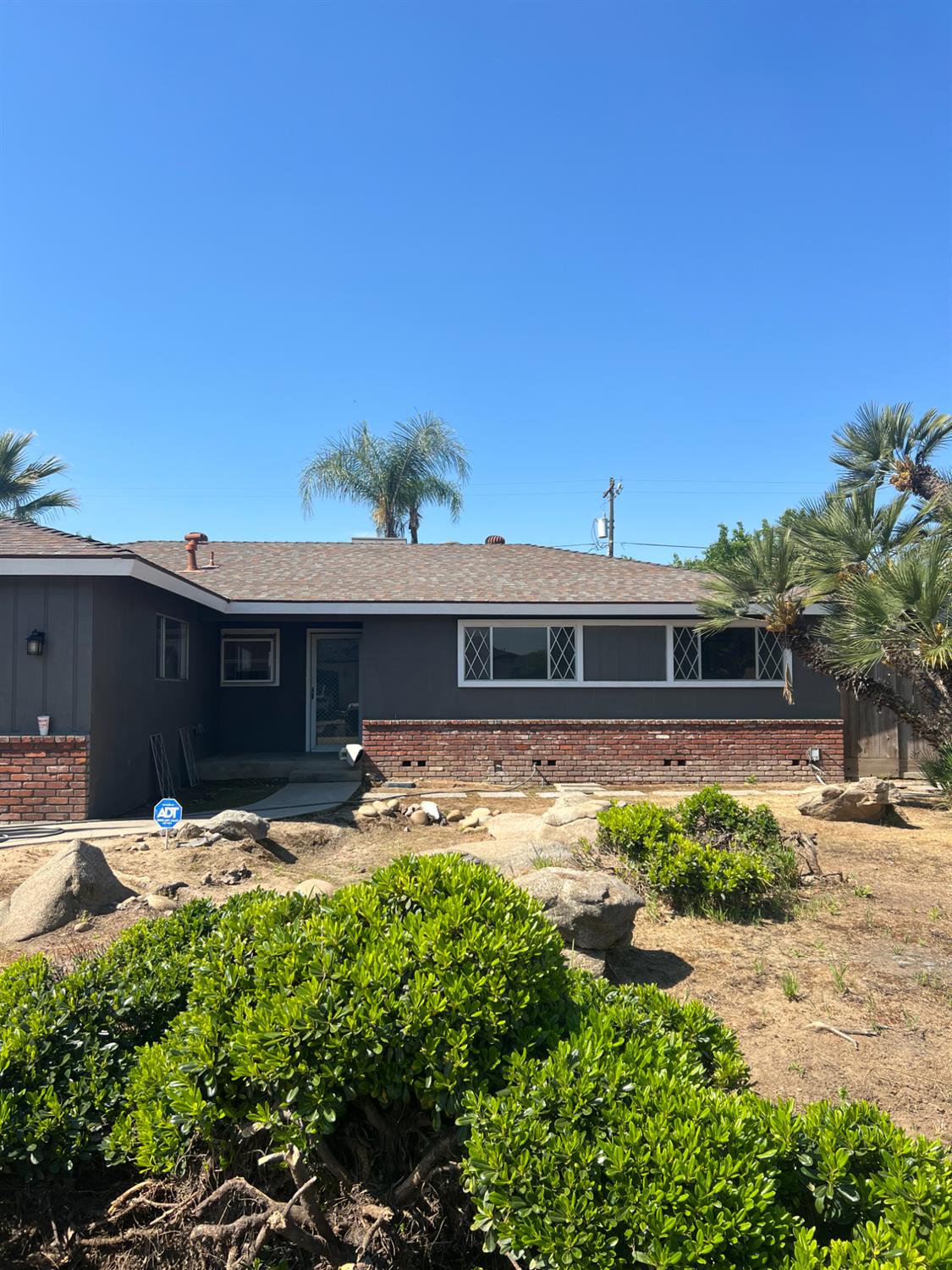 1375 South Cyrier Avenue Reedley, CA 93654 - Photo 1 of 1