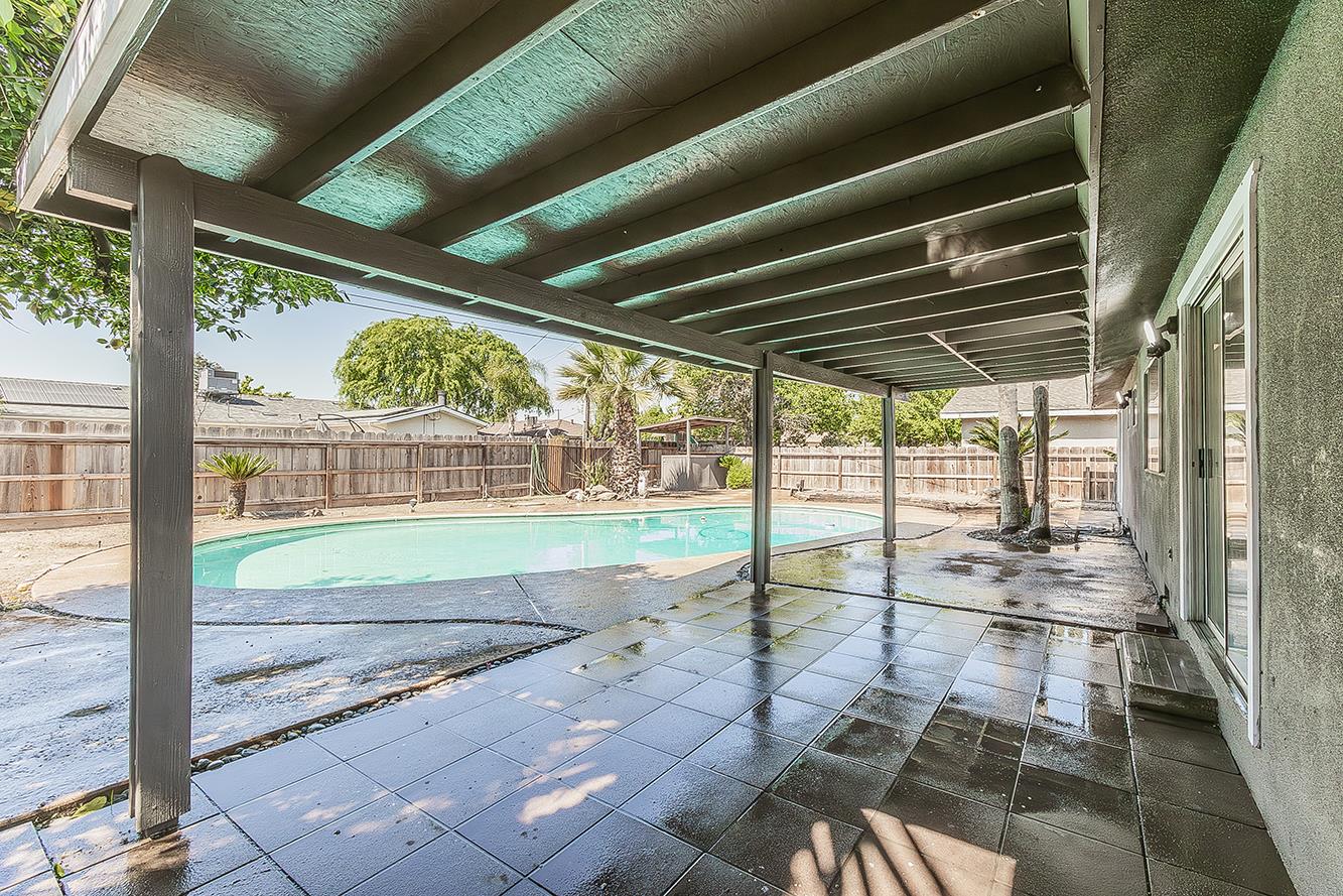 1375 South Cyrier Avenue Reedley, CA 93654 - Photo 23 of 34 a view of porch