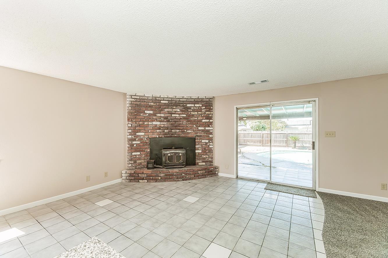 1375 South Cyrier Avenue Reedley, CA 93654 - Photo 5 of 34