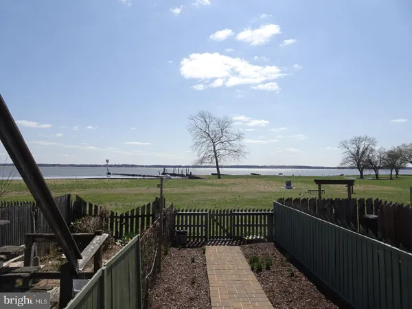 $2,700 | 213 East 2nd Street, New Castle, DE 19720